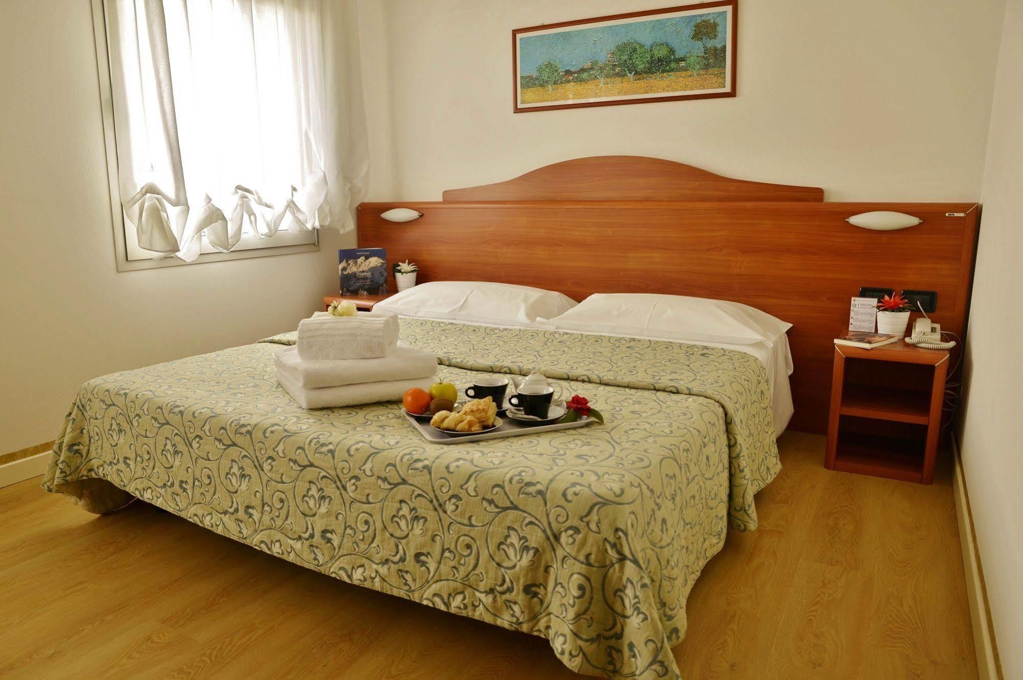 Hotel Miramonti Enoteca Pove del Grappa Exteriör bild